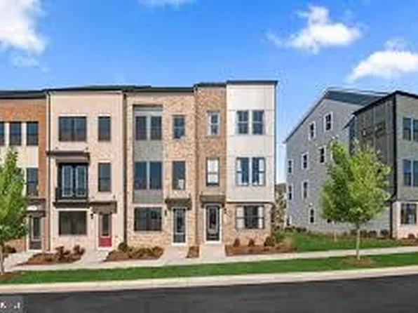 2612 River Birch Rd, Herndon, VA 20171