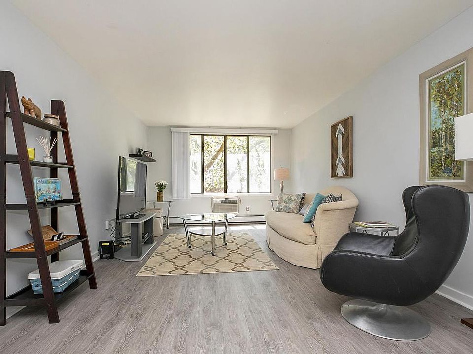 1st image of 2025 E Greenwich Ave Unit 119