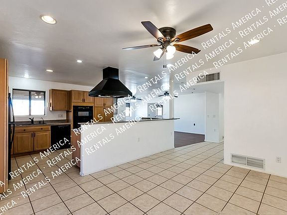 5th image of 4165 E Frankfort Stra