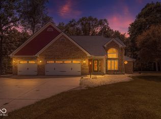 1066 N Dogwood Way, Greenfield, IN 46140