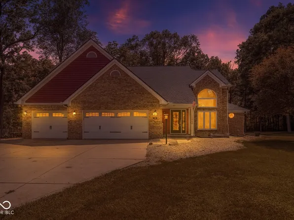 1066 N Dogwood Way, Greenfield, IN 46140