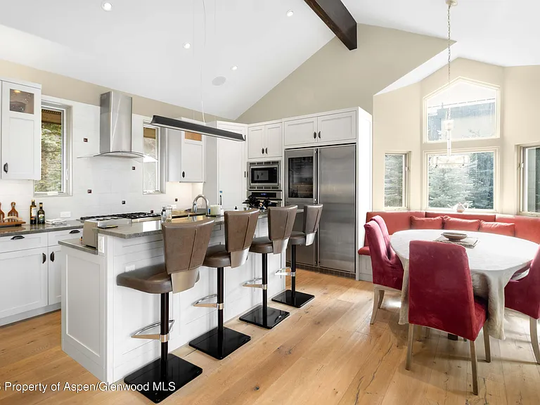 500 Fairway Dr — Photo 5