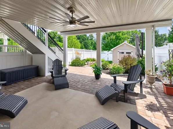 26 Isabelle Ct, Marlton, NJ 08053