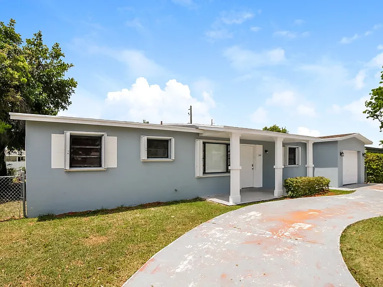 13620 Monroe St — Photo 3