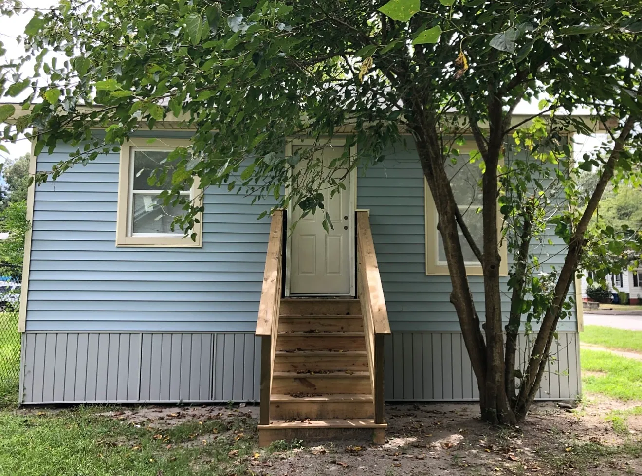 4 bed, 1100 sqft, $1,800 — Photo 2