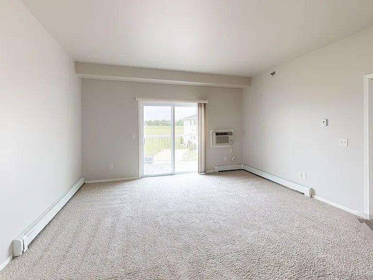 Crystal Creek Apartments — Photo 18