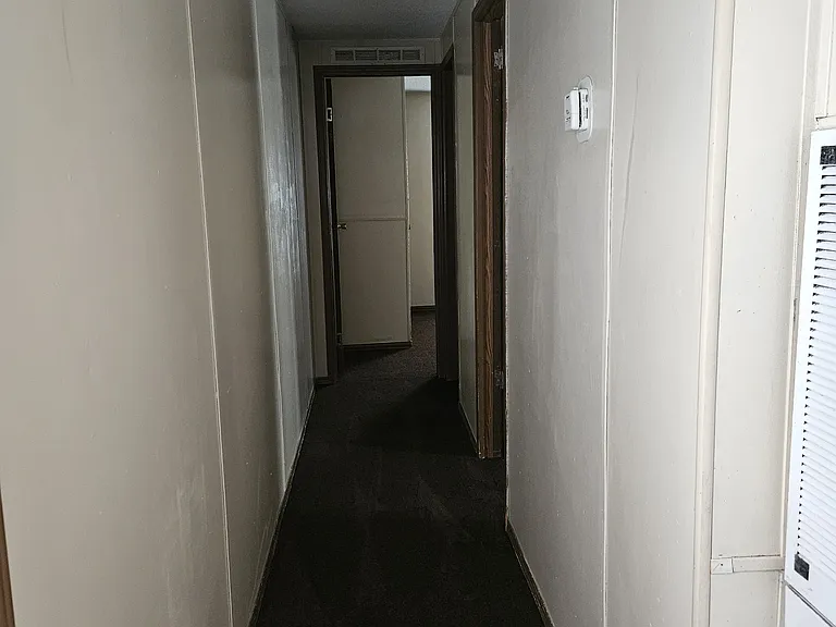 183 Southwest Dr #13 — Photo 11