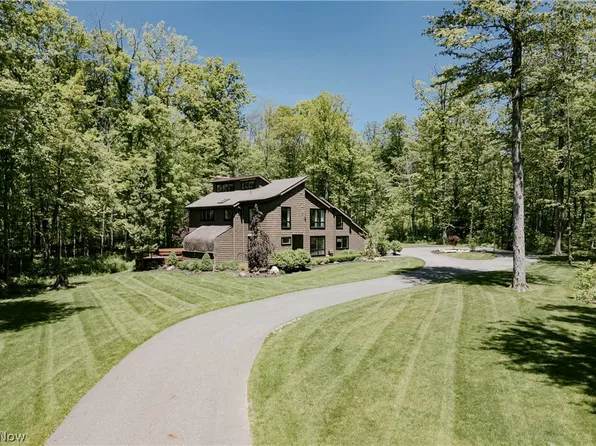17138 Wood Acre Trl, Chagrin Falls, OH 44023