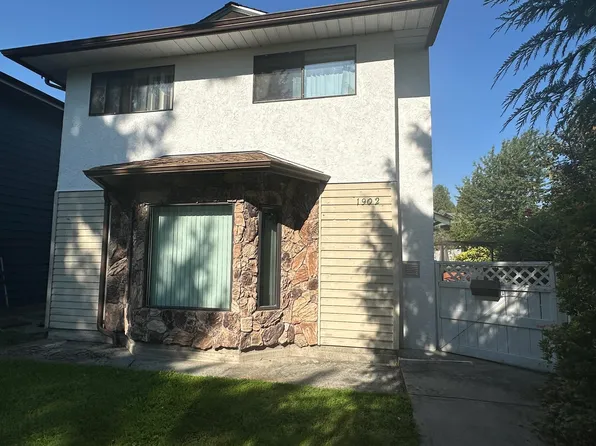 1902 Taylor St, Pt Coquitlam, BC V3C 4S4