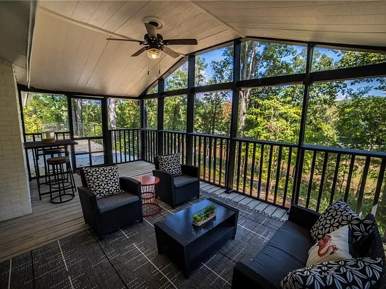 414 Shorecrest Dr — Photo 31