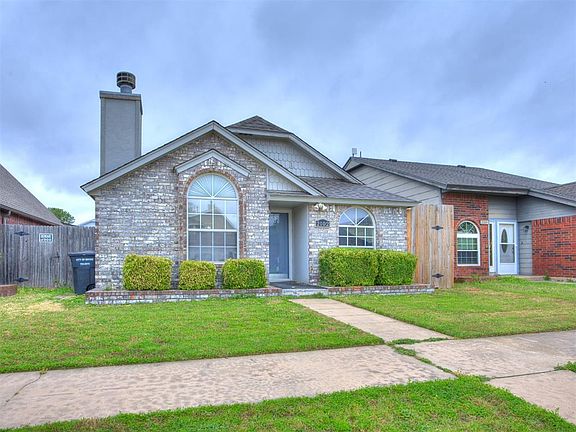 4th image of 2102 Lakecrest Dr