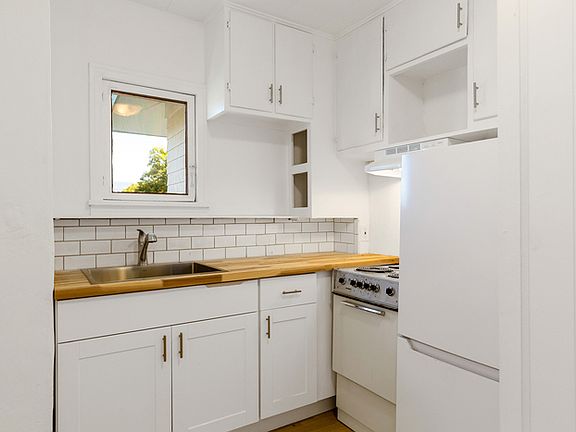 2nd image of 444 Stephens Ave #7