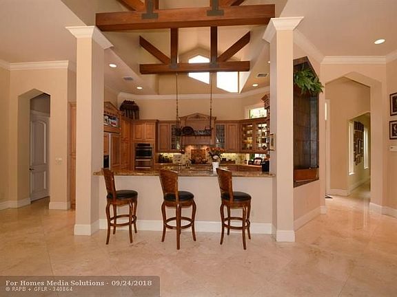 4th image of 8888 Pinebrook Ct