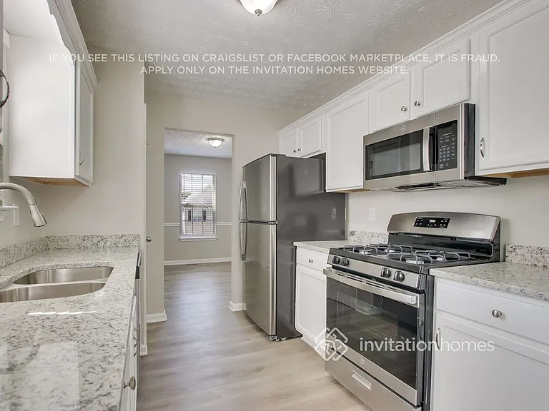 105 Chartres St — Photo 10