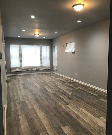 2nd image of 1412 N Lotus Ave