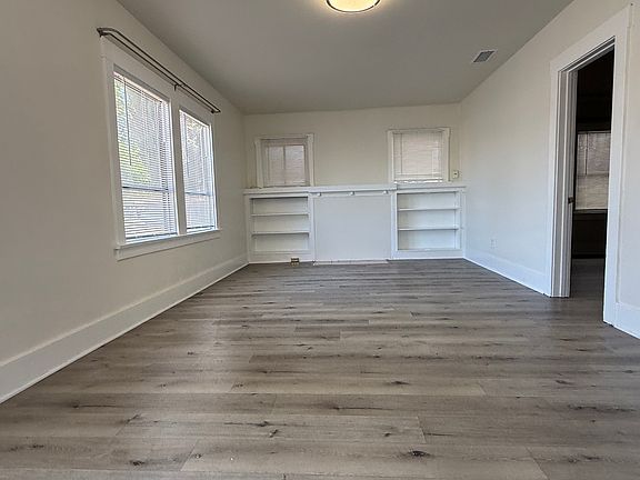 4th image of 1116 Irving Ave