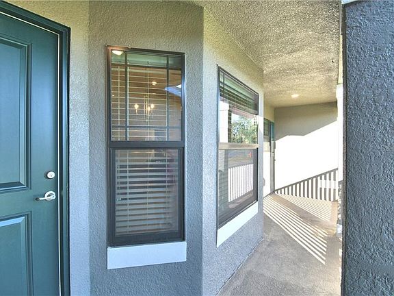 3rd image of 113 Heritage Park Ln