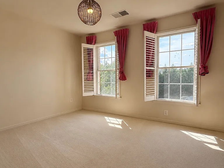 43520 Lucketts Bridge Cir — Photo 21