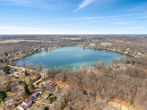 2nd image of 15177 McCaslin Lake Rd