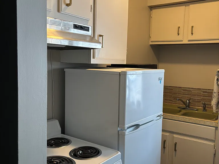 1936 D St #6 — Photo 6