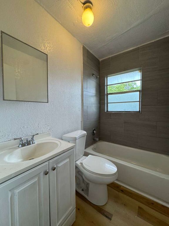 840 NW 5th Ave, photo 6