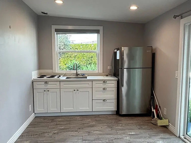 2839 Charlemagne Ave — Photo 1