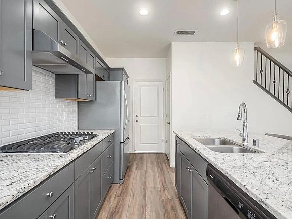 4th image of 188 Aria Ave S