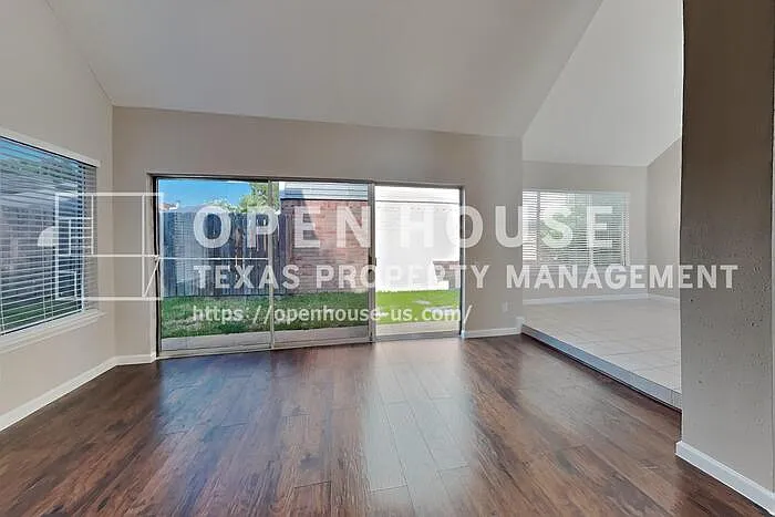 3 bed, 2.5 bath, 2232 sqft, $2,000 — Photo 4