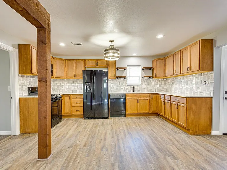 2725 Livingston Ave — Photo 10