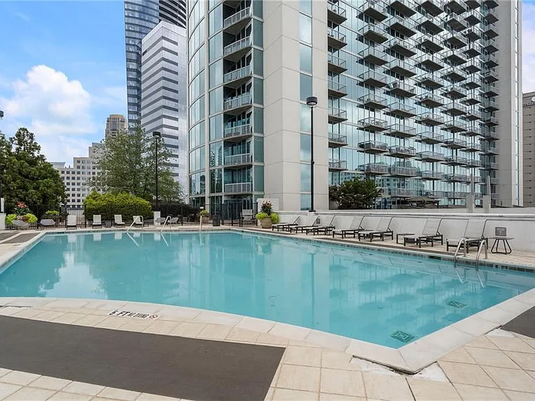 3324 Peachtree Rd NE #915 — Photo 21