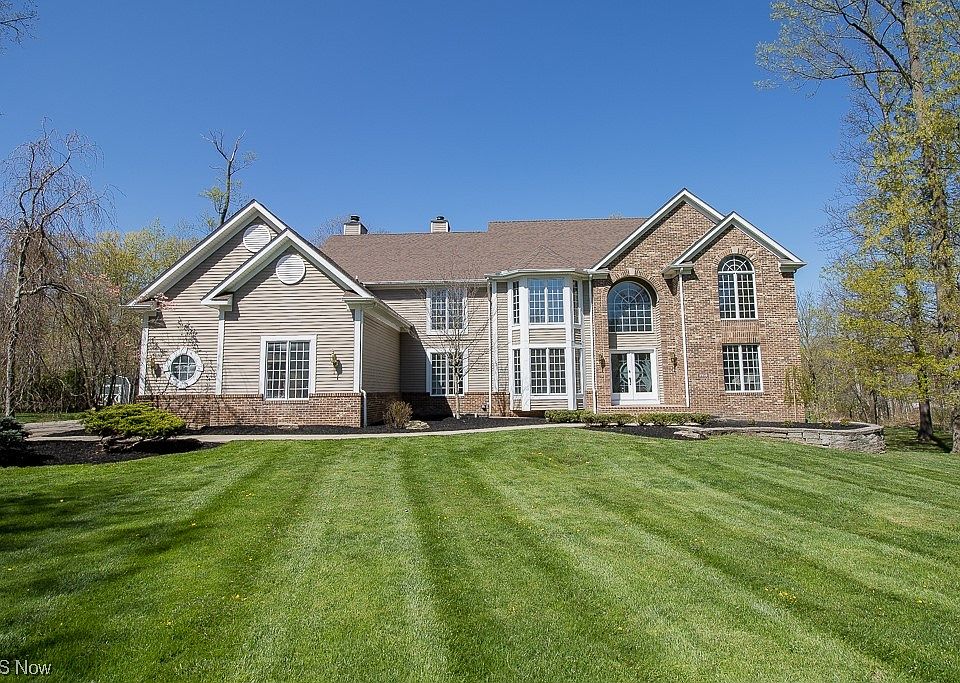 8950 Red Tail Ln, Kirtland, OH 44094 Zillow