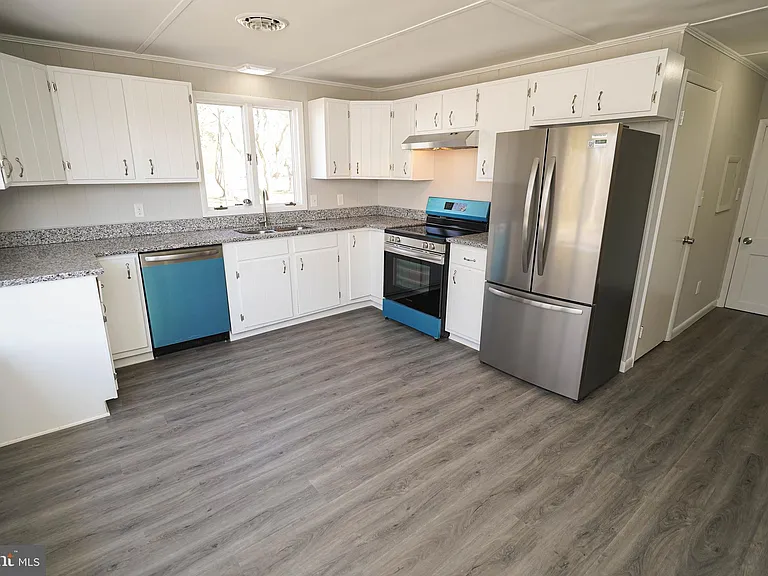 221 Branch St — Photo 20
