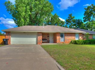 720 NW 8th St, Moore, OK 73160