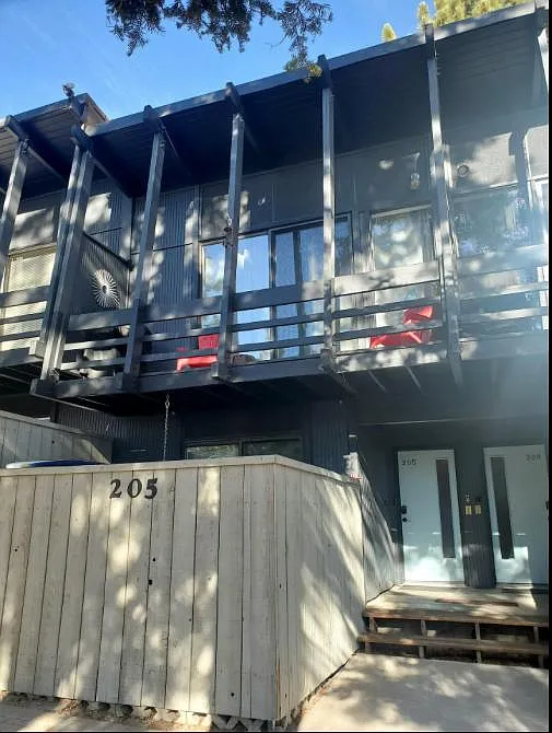 Building Photo - Tyrol Ln