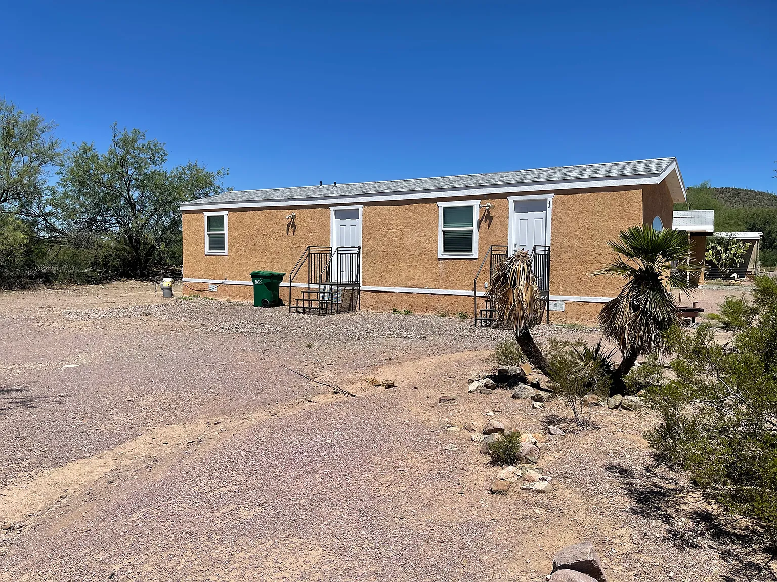 2 bed, 750 sqft, $875 — Photo 1