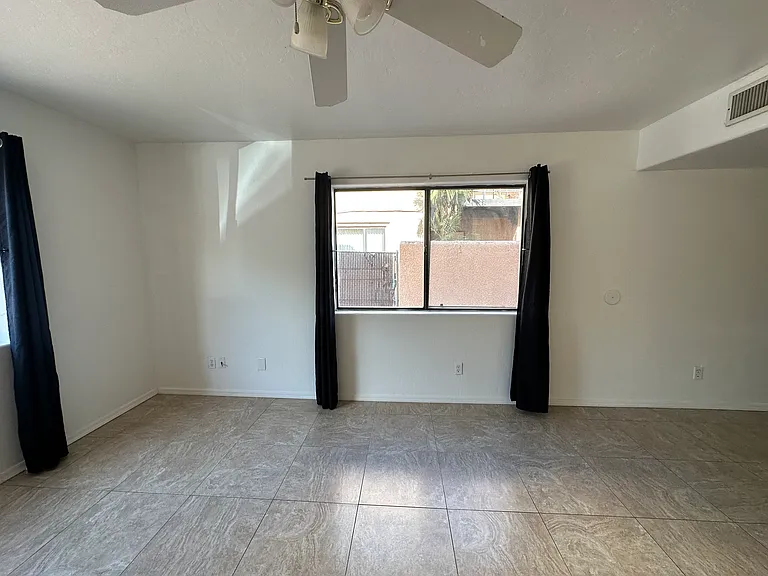 1005 E Water St #1 — Photo 24