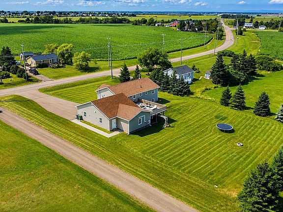 5th image of 207 North Dr