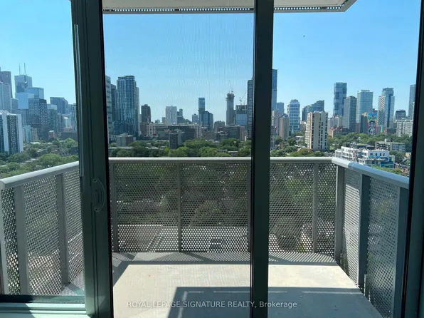 10 Oak St, Toronto, ON