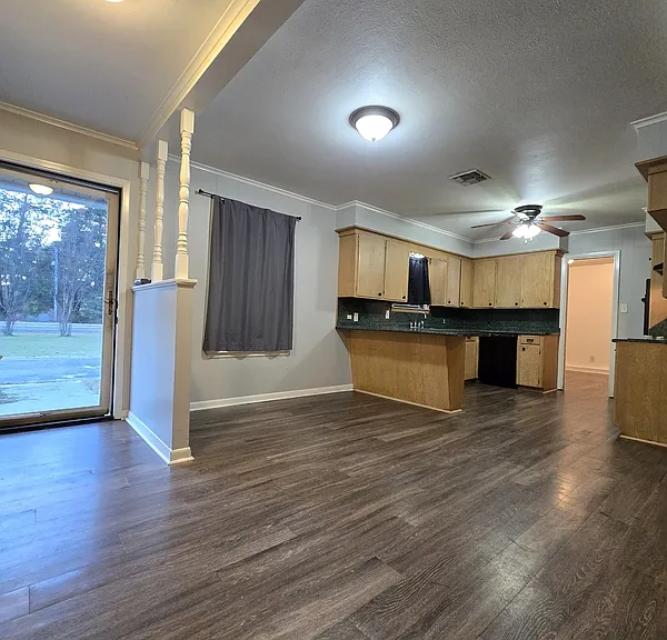 1514 State Highway 155 N — Photo 6