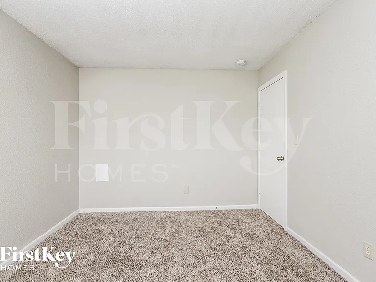 8145 Maple Stream Ln — Photo 9