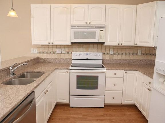 3rd image of 504A Village Green Dr