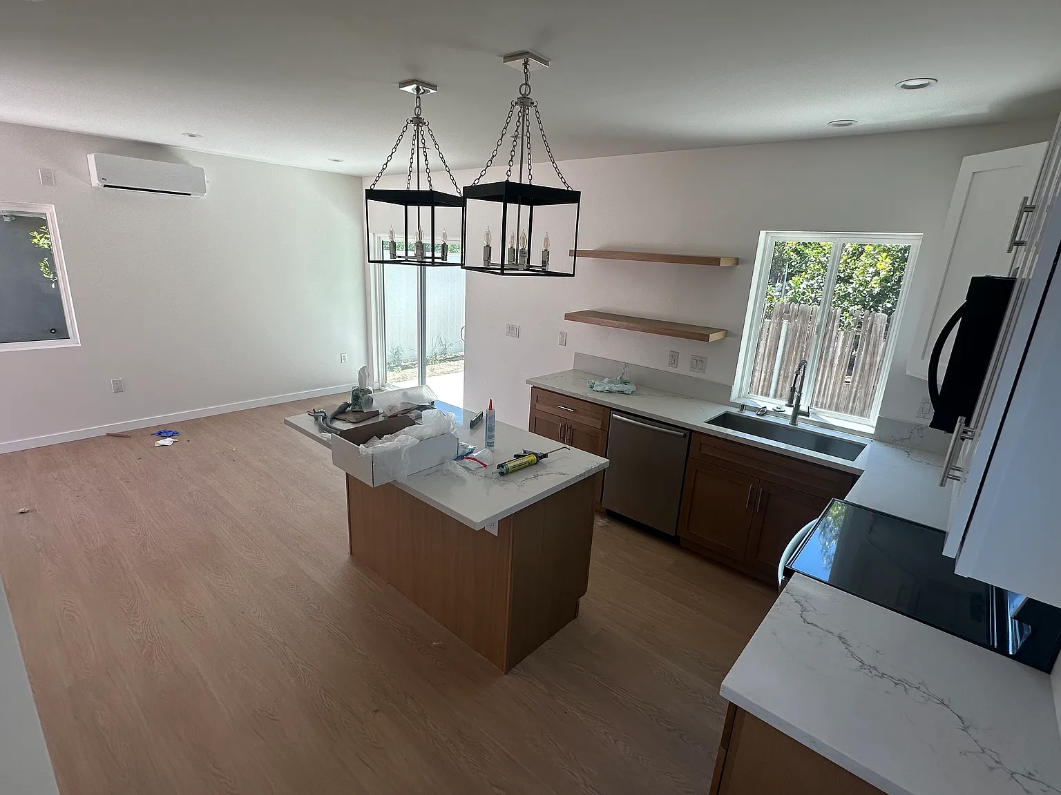 2 bed, 860 sqft, $2,999 — Photo 4