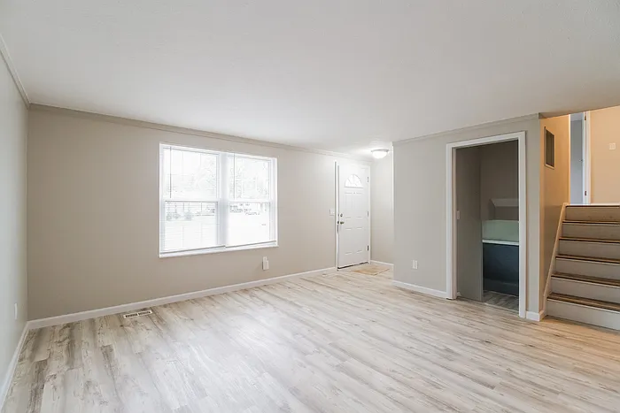 608 Jeffery Ct — Photo 3