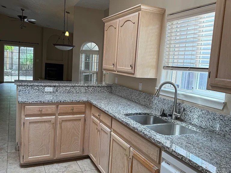7301 Peregrine Rd NE — Photo 3