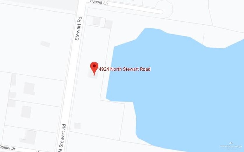 2nd image of 4924 N Stewart Rd