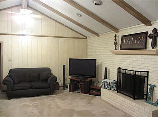 5th image of 2900 Camelot Dr