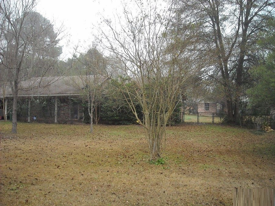 2nd image of 310 Elmwood Dr