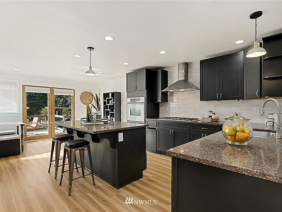 5th image of 16032 SE 7th St
