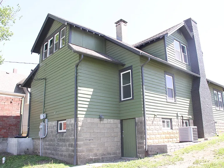 115 Ming St — Photo 4