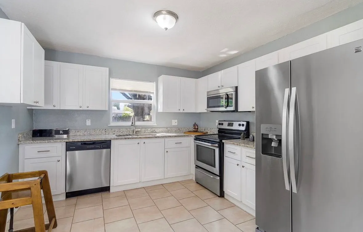2 bed, 996 sqft, $2,500 — Photo 2